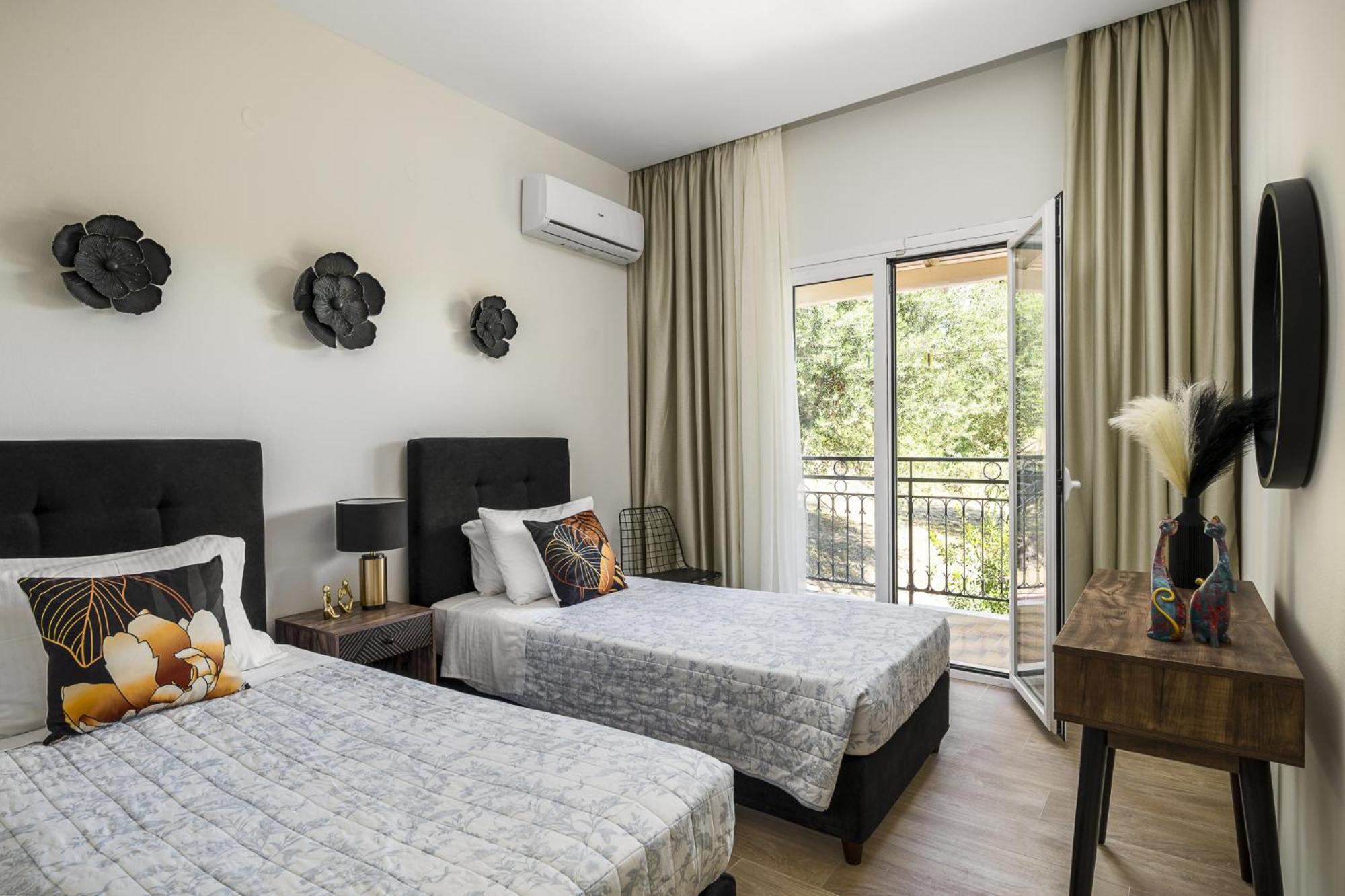 Pool Apartments, Elena&maria By Konnect Apartamento